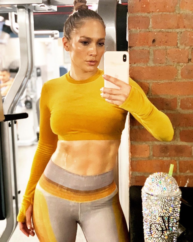 Đến 50 tuổi, bạn muốn da căng bóng không nếp nhăn như Jennifer Lopez thì hãy ghim ngay 5 tips skincare của &quot;nữ hoàng sexy&quot; - Ảnh 5.