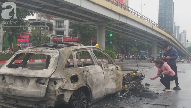 Hà Nội: Nữ tài xế kéo lê xe máy bốc cháy, một nạn nhân tử vong - Ảnh 7.