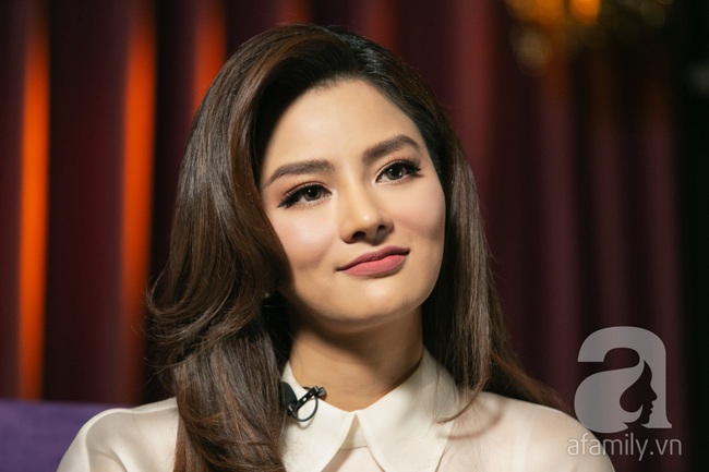 Vũ Thu Phương: Lấy chồng đại gia Campuchia, nuôi 2 con riêng, có mâu thuẫn là mời mẹ chồng - em chồng ra nói chuyện - Ảnh 9. Vũ Thu Phương: Lấy chồng đại gia Campuchia, nuôi 2 con riêng, có mâu thuẫn là mời mẹ chồng - em chồng ra nói chuyện - Ảnh 9.