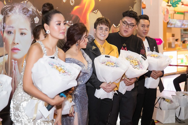 Kiều Linh tố Nam Thư ưu ái cho Huỳnh Lập mặc đến 4 bộ đồ trong phim mới - Ảnh 9.