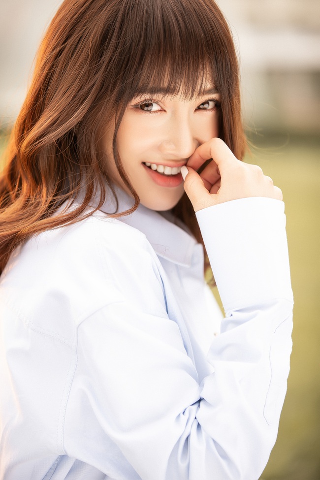 Nhã Phương khoe vẻ đẹp thanh xuân nhưng sao lại trông như "Song Hye Kyo phiên bản Việt" thế này - Ảnh 2. Nhã Phương khoe vẻ đẹp thanh xuân nhưng sao lại trông như "Song Hye Kyo phiên bản Việt" thế này - Ảnh 2.