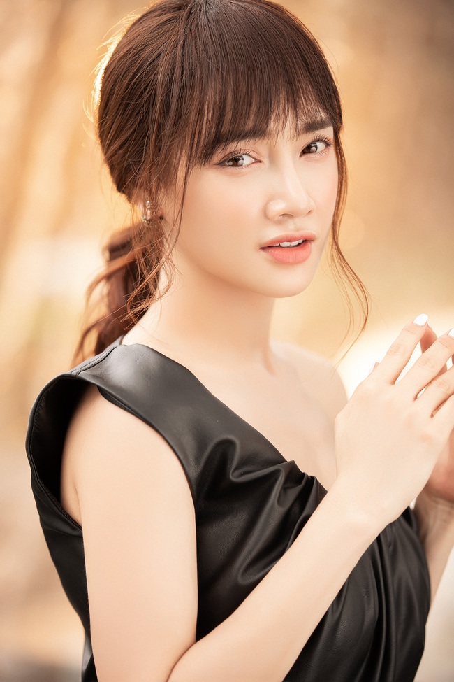 Nhã Phương khoe vẻ đẹp thanh xuân nhưng sao lại trông như "Song Hye Kyo phiên bản Việt" thế này - Ảnh 8. Nhã Phương khoe vẻ đẹp thanh xuân nhưng sao lại trông như "Song Hye Kyo phiên bản Việt" thế này - Ảnh 8.
