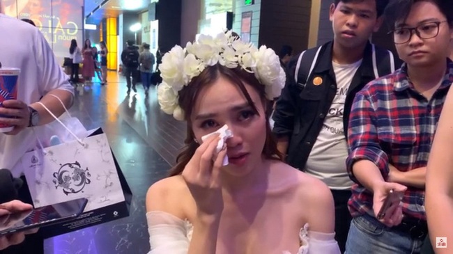 Ninh Dương Lan Ngọc khóc nức nở vì sợ họp báo ra mắt MV không có ai tới dự - Ảnh 4. Ninh Dương Lan Ngọc khóc nức nở vì sợ họp báo ra mắt MV không có ai tới dự - Ảnh 4.