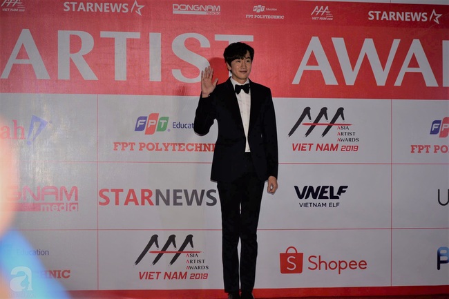 Thảm đỏ AAA 2019 bùng nổ trong sự chào đón của fan Việt: Ji Chang Wook điển trai hết phần thiên hạ hội ngộ 2 &quot;người tình màn ảnh&quot; Park Min Young và Yoona - Ảnh 9.