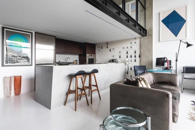 freshly-refurbished-shoreditch-loft-by-day-true-in-london-caandesign-02-696x464-1574783514378876392872.jpg