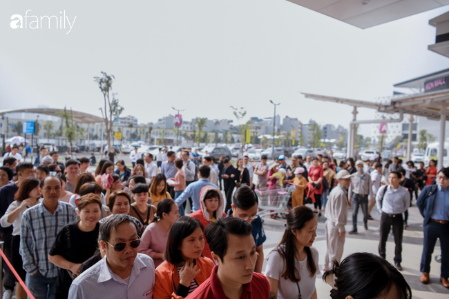 Cận cảnh bên trong đại siêu thị Aeon Mall Hà Đông: Quầy đồ ăn hàng nghìn món hấp dẫn, chỉ nhận thanh toán tiền mặt - Ảnh 3.