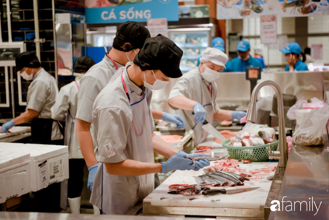 Cận cảnh bên trong đại siêu thị Aeon Mall Hà Đông: Quầy đồ ăn hàng nghìn món hấp dẫn, chỉ nhận thanh toán tiền mặt - Ảnh 14. Cận cảnh bên trong đại siêu thị Aeon Mall Hà Đông: Quầy đồ ăn hàng nghìn món hấp dẫn, chỉ nhận thanh toán tiền mặt - Ảnh 14.