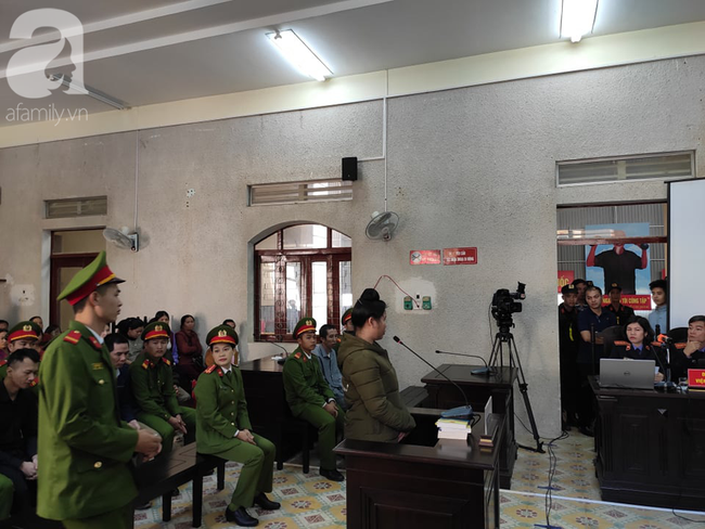 Xét xử vụ mẹ nữ sinh giao gà ở Điện Biên và đồng phạm: Vì Thị Thu khai "bị cán bộ ép cung", quá mệt mỏi khi ''5 ngày 5 đêm không được ngủ'' - Ảnh 3. Xét xử vụ mẹ nữ sinh giao gà ở Điện Biên và đồng phạm: Vì Thị Thu khai "bị cán bộ ép cung", quá mệt mỏi khi ''5 ngày 5 đêm không được ngủ'' - Ảnh 3.