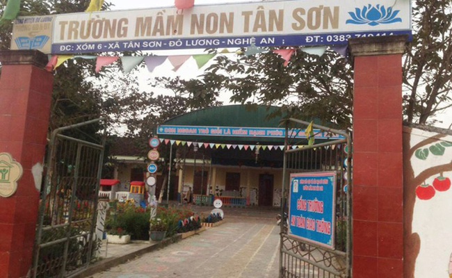 Những tai nạn thương tâm khi trẻ chơi cầu trượt, cha mẹ tuyệt đối không nên lơ là - Ảnh 1.