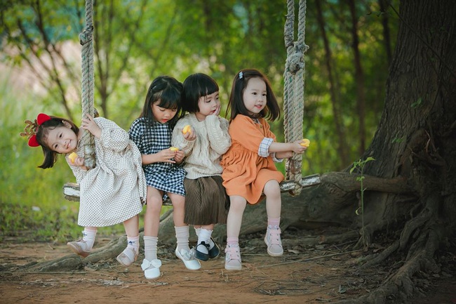 Bộ ảnh đáng yêu chụp 4 cô con gái của 4 bà mẹ chơi thân khiến nhiều chị em &quot;bấn loạn&quot; thả tim không ngừng - Ảnh 5.
