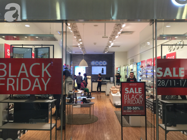 Black Friday đã rục rịch trước đó cả tuần và ngày thứ 6 được chờ đợi nhất năm cuối cùng cũng đã tới - Ảnh 3. Black Friday đã rục rịch trước đó cả tuần và ngày thứ 6 được chờ đợi nhất năm cuối cùng cũng đã tới - Ảnh 3.