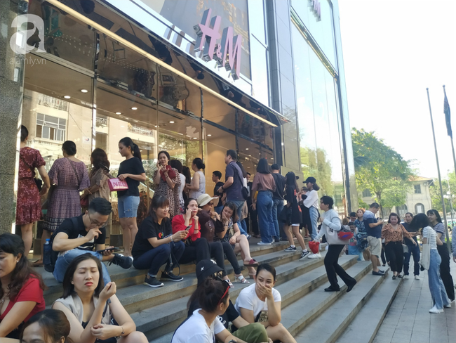 Black Friday đã rục rịch trước đó cả tuần và ngày thứ 6 được chờ đợi nhất năm cuối cùng cũng đã tới - Ảnh 1. Black Friday đã rục rịch trước đó cả tuần và ngày thứ 6 được chờ đợi nhất năm cuối cùng cũng đã tới - Ảnh 1.