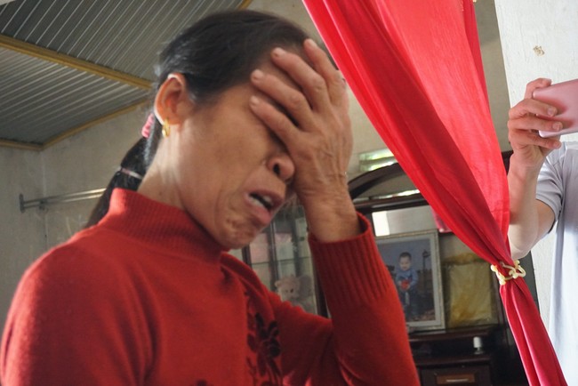Người mẹ ở Hà Tĩnh ngã quỵ khi người cháu ruột điện về cho gia đình nói con mình đã tử vong - Ảnh 2.