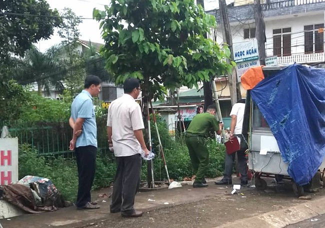 Phát hiện thi thể cháy đen của bà chủ quán bánh mỳ gần trường Cao đẳng Sư phạm - Ảnh 1. Phát hiện thi thể cháy đen của bà chủ quán bánh mỳ gần trường Cao đẳng Sư phạm - Ảnh 1.