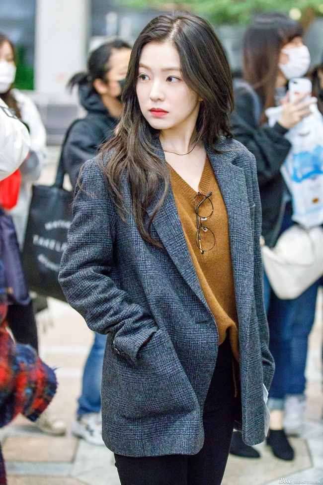 11 ý tưởng diện áo len từ Irene (Red Velvet): Toàn đơn giản mà sao vẫn thanh lịch và thời thượng đến thế! - Ảnh 8. 11 ý tưởng diện áo len từ Irene (Red Velvet): Toàn đơn giản mà sao vẫn thanh lịch và thời thượng đến thế! - Ảnh 8.