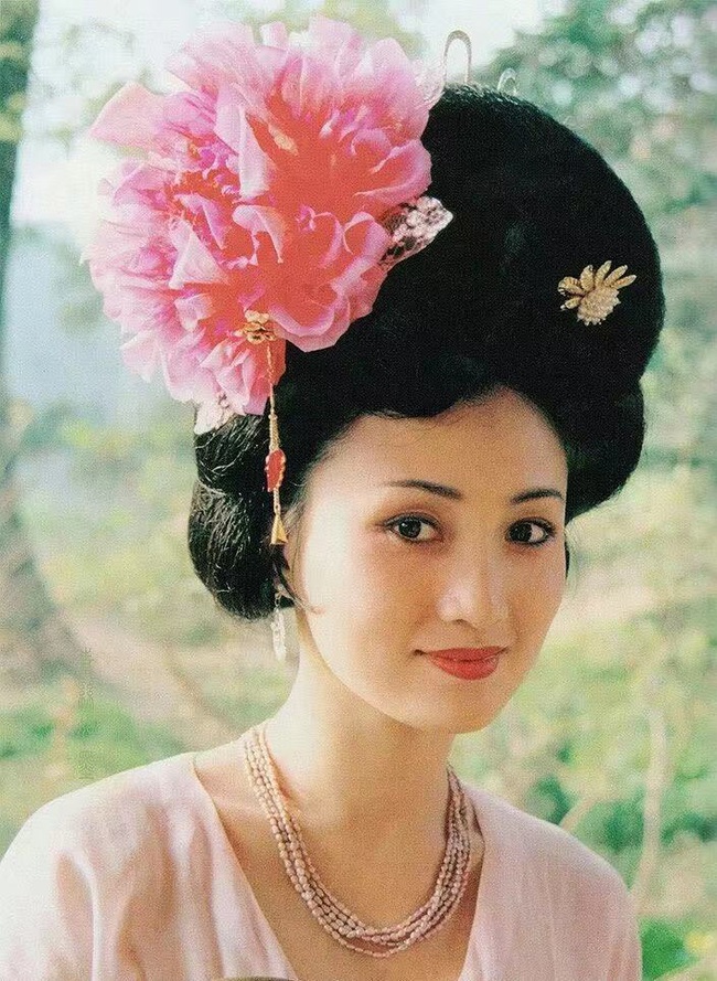 &quot;Hoa hậu đẹp nhất Hồng Kông&quot; Lý Gia Hân bị chê là Dương Quý Phi già nhất lịch sử - Ảnh 7.