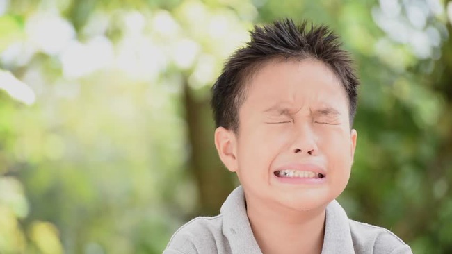 Vào phòng cháu trai dọn dẹp, bà hốt hoảng phát hiện ra món đồ "người lớn" trong tủ quần áo của đứa trẻ thường ngày ngoan hiền - Ảnh 2. Vào phòng cháu trai dọn dẹp, bà hốt hoảng phát hiện ra món đồ "người lớn" trong tủ quần áo của đứa trẻ thường ngày ngoan hiền - Ảnh 2.
