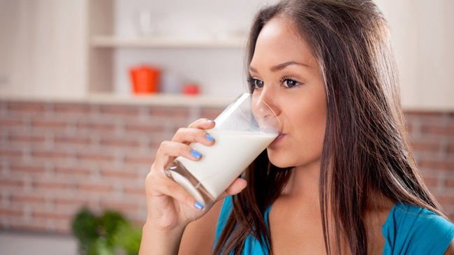 Uống sữa: Bạn sẽ đạt được những lợi ích và đối mặt tác hại gì? - Ảnh 4.