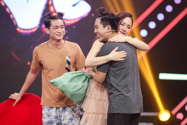 Lan Phương: Dùng compa đâm bạn trai, nhốt vào nhà vệ sinh nữ khi lên cơn tức giận - Ảnh 4. Lan Phương: Dùng compa đâm bạn trai, nhốt vào nhà vệ sinh nữ khi lên cơn tức giận - Ảnh 4.