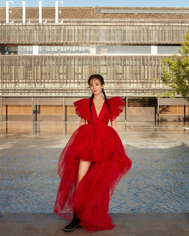 Chiếc váy đang khiến cả loạt mỹ nhân thế giới mê mẩn: Từ Đông Nhi, Minh Hằng đến Dương Mịch, Kendall Jenner - Ảnh 4.