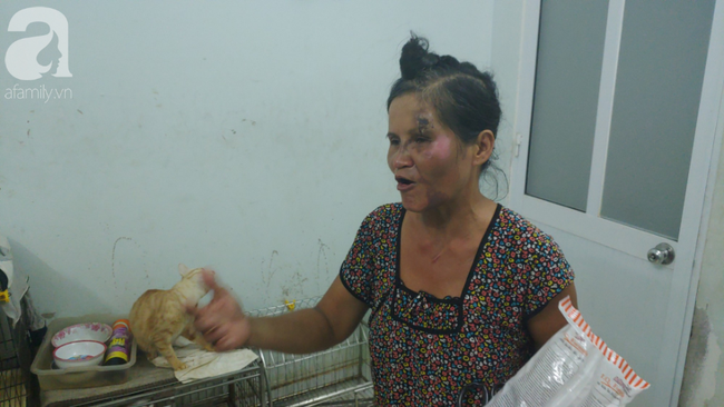 “Người mẹ” của 400 con mèo ở Sài Gòn bật khóc tức tưởi khi bị tông xe còn mang tiếng oan đi bắt trộm mèo - Ảnh 9.