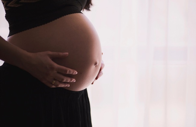 Kết hôn được nửa năm mới phát hiện chồng từng tấn công tình dục nhiều cô gái và quyết định của người vợ khiến nhiều người thán phục - Ảnh 1. Kết hôn được nửa năm mới phát hiện chồng từng tấn công tình dục nhiều cô gái và quyết định của người vợ khiến nhiều người thán phục - Ảnh 1.