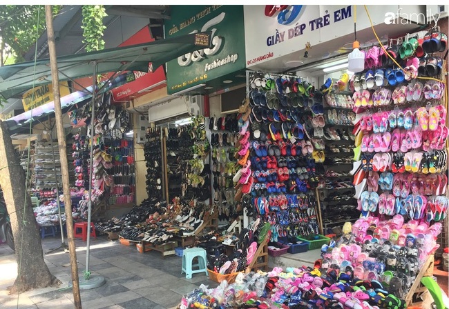 Phố Hàng Dầu: Thiên đường giày dép giá rẻ nổi tiếng Hà thành với đủ loại mẫu mã để người tiêu dùng lựa chọn - Ảnh 2.