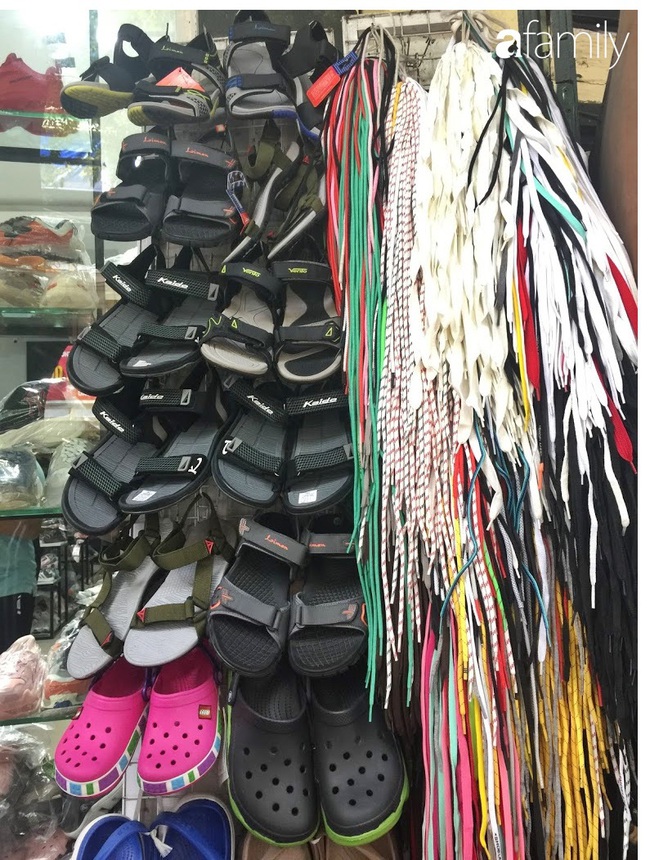 Phố Hàng Dầu: Thiên đường giày dép giá rẻ nổi tiếng Hà thành với đủ loại mẫu mã để người tiêu dùng lựa chọn - Ảnh 10.
