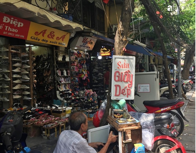 Phố Hàng Dầu: Thiên đường giày dép giá rẻ nổi tiếng Hà thành với đủ loại mẫu mã để người tiêu dùng lựa chọn - Ảnh 9.