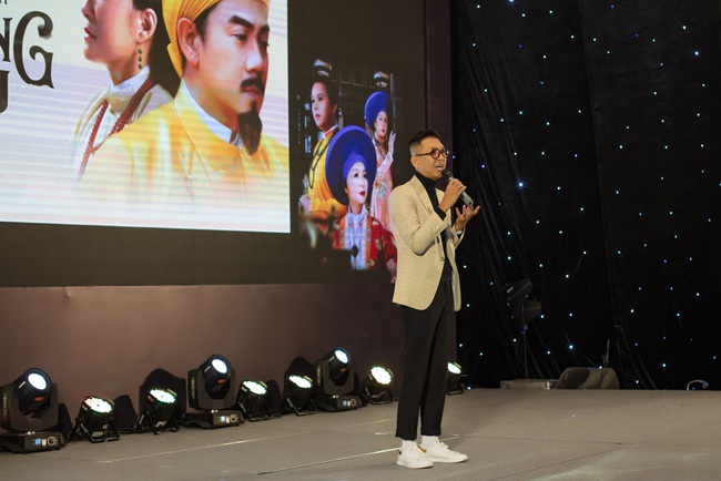 Mãn nhãn với trang phục đẹp mắt từ phim cung đấu đầu tiên của Việt Nam, "Phượng Khấu" ra mắt năm 2020 - Ảnh 9. Mãn nhãn với trang phục đẹp mắt từ phim cung đấu đầu tiên của Việt Nam, "Phượng Khấu" ra mắt năm 2020 - Ảnh 9.