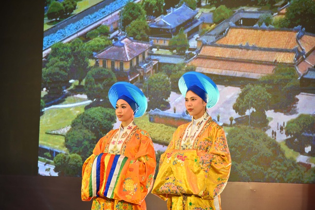 Mãn nhãn với trang phục đẹp mắt từ phim cung đấu đầu tiên của Việt Nam, "Phượng Khấu" ra mắt năm 2020 - Ảnh 6. Mãn nhãn với trang phục đẹp mắt từ phim cung đấu đầu tiên của Việt Nam, "Phượng Khấu" ra mắt năm 2020 - Ảnh 6.