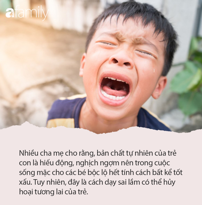 Đứa trẻ chạy nhảy, la hét trong rạp chiếu phim tới mức bị lạc, người đàn ông lại &quot;cà khịa&quot; 1 câu khiến bà mẹ chột dạ - Ảnh 3.