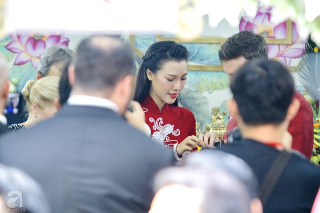Đám cưới Á hậu Hoàng Oanh cùng bạn trai ngoại quốc: Cô dâu chú rể hạnh phúc trao nhau nụ hôn cùng bước lên xe - Ảnh 31.