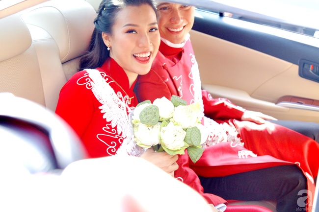 Đám cưới Á hậu Hoàng Oanh cùng bạn trai ngoại quốc: Cô dâu chú rể hạnh phúc trao nhau nụ hôn cùng bước lên xe - Ảnh 48.
