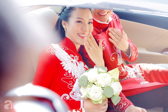 Đám cưới Á hậu Hoàng Oanh cùng bạn trai ngoại quốc: Cô dâu chú rể hạnh phúc trao nhau nụ hôn cùng bước lên xe - Ảnh 47.