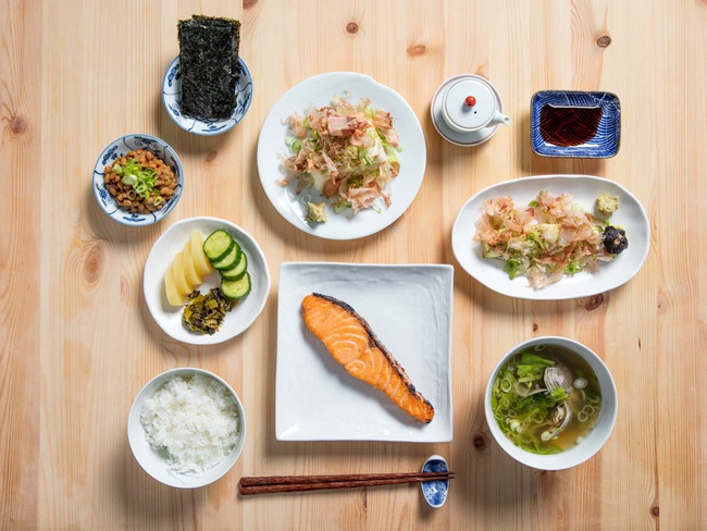 Phụ nữ Nhật giữ dáng thanh mảnh với 6 chiêu: Dùng bữa sáng thịnh soạn, ăn ít thịt và còn thú vị hơn thế - Ảnh 4.