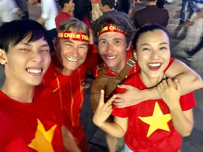 Dân mạng ''dậy sóng'' ăn mừng chiến thắng lịch sử của U22 Việt Nam - Ảnh 4.