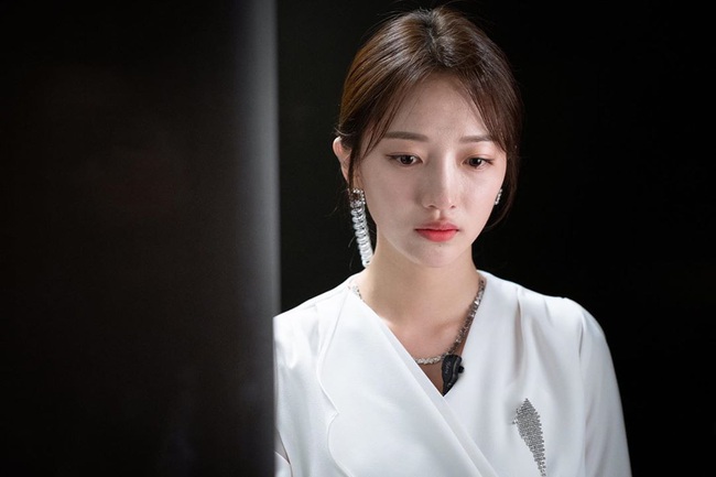 Hội các bà vợ đang sôi máu với tiểu tam đáng ghét nhất màn ảnh Hàn 2019 nhưng công nhận là &quot;ả&quot; mặc đẹp, rất nên tham khảo - Ảnh 2.