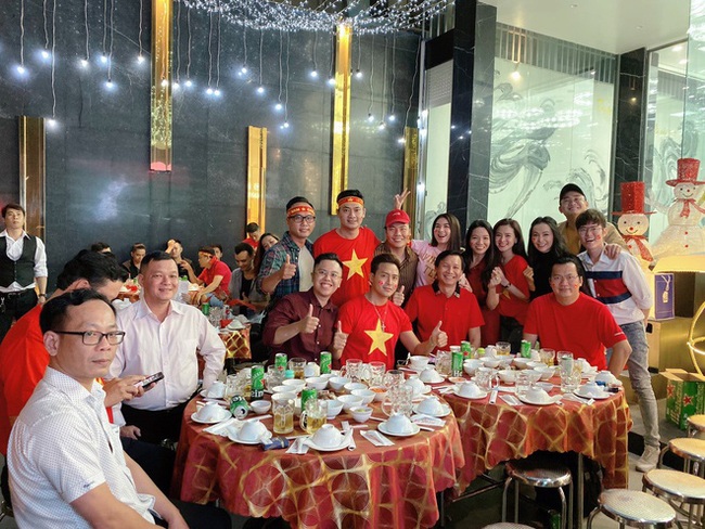 Việt Nam vô địch SEA Games, dàn sao Việt nô nức đi bão, mở tiệc ăn mừng linh đình - Ảnh 6.
