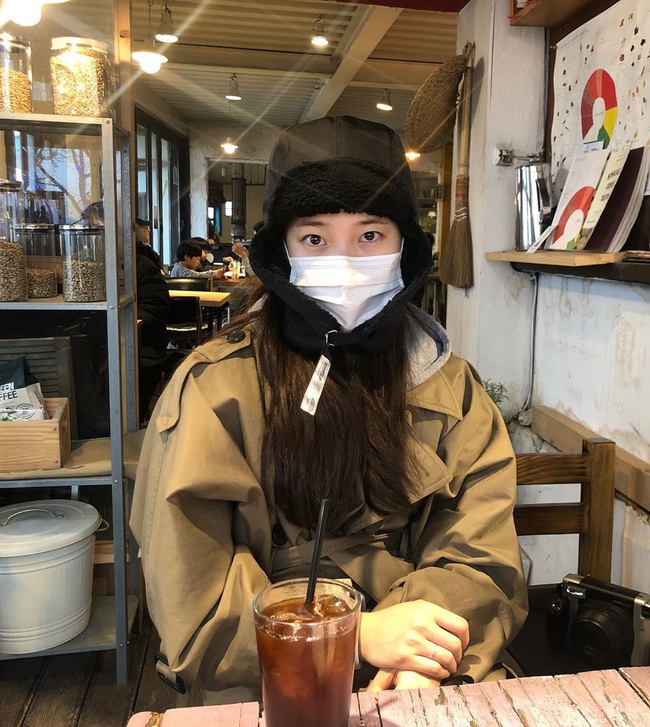 "Tình cũ Lee Min Ho" khoe ảnh selfie tinh nghịch nhưng vô tình làm lộ gương mặt mộc - Ảnh 5. "Tình cũ Lee Min Ho" khoe ảnh selfie tinh nghịch nhưng vô tình làm lộ gương mặt mộc - Ảnh 5.