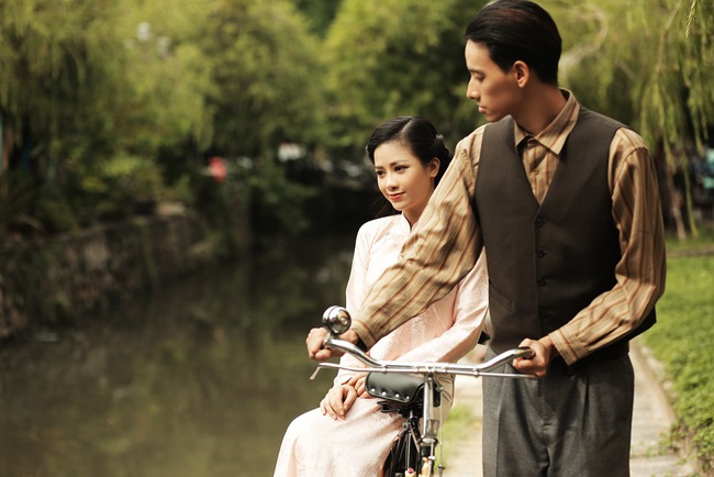 Dương Hoàng Yến kể chuyện tình đẫm nước mắt, bị mẹ chồng ngăn cấm đến "quyên sinh" trong MV mới - Ảnh 4. Dương Hoàng Yến kể chuyện tình đẫm nước mắt, bị mẹ chồng ngăn cấm đến "quyên sinh" trong MV mới - Ảnh 4.