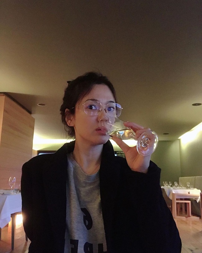 Song Hye Kyo tiếp tục khiến fan điên đảo trước gương mặt mộc đẹp tự nhiên và ngày càng rạng rỡ hơn sau khi ly hôn Song Joong Ki - Ảnh 3.