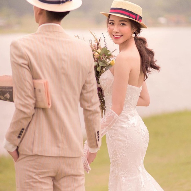 Điểm mặt dàn hot girl Nghệ An là bạn gái tin đồn, vợ sắp cưới của cầu thủ - Ảnh 3.