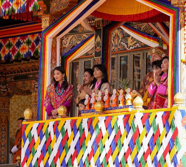 Hoàng hậu &quot;vạn người mê&quot; Bhutan thông báo tin vui khiến dân chúng vỡ òa hạnh phúc, dù mang thai lần 2 vẫn thần thái hơn người - Ảnh 4.