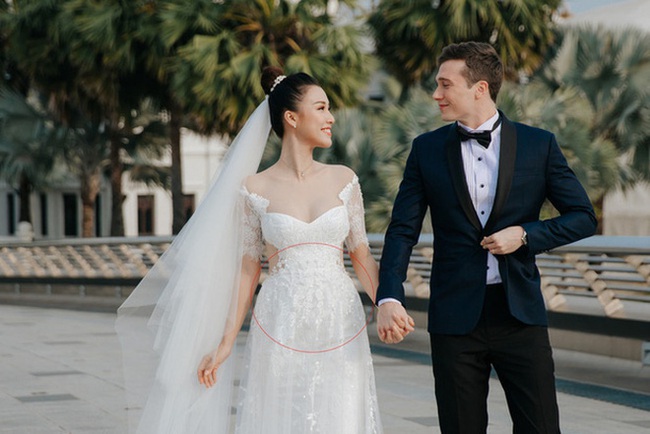 Không cần phải đoán già đoán non nữa, chiếc váy suông đã "tố cáo" sự thay đổi body đúng kiểu phụ nữ mang bầu của Hoàng Oanh - Ảnh 5. Không cần phải đoán già đoán non nữa, chiếc váy suông đã "tố cáo" sự thay đổi body đúng kiểu phụ nữ mang bầu của Hoàng Oanh - Ảnh 5.