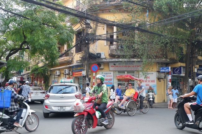 Gió lạnh về, ghé chân tới phố Đinh Liệt mua khăn ấm thì còn gì bằng - Ảnh 2.