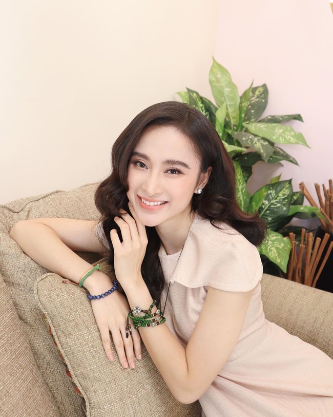 &quot;Ở ẩn&quot; lâu nay, Angela Phương Trinh gây bất ngờ khi xuất hiện trở lại với gương mặt già nua - Ảnh 4.