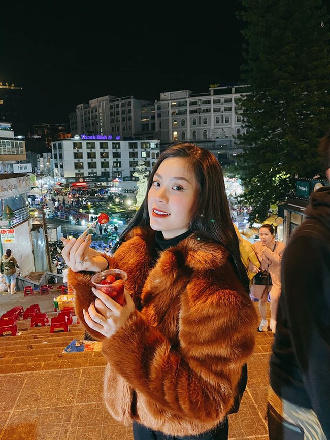 Soi nhất cử nhất động của sao Việt 20/12 - Ảnh 8. Soi nhất cử nhất động của sao Việt 20/12 - Ảnh 8.