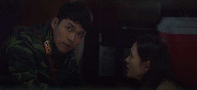 Cả thế giới ra đây mà xem, Hyun Bin cưỡng hôn Son Ye Jin ngay tập 3 &quot;Crash Landing On You&quot; - Ảnh 17.