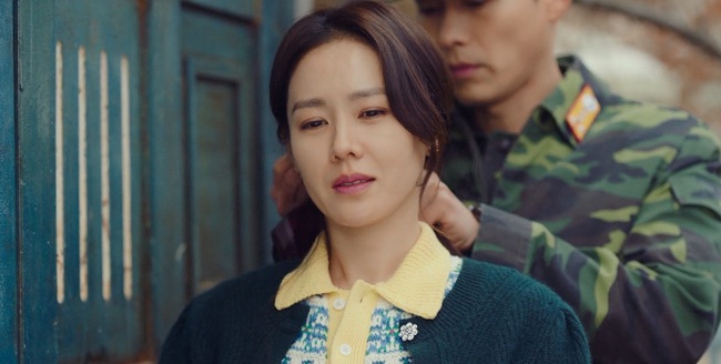 Cả thế giới ra đây mà xem, Hyun Bin cưỡng hôn Son Ye Jin ngay tập 3 &quot;Crash Landing On You&quot; - Ảnh 4.